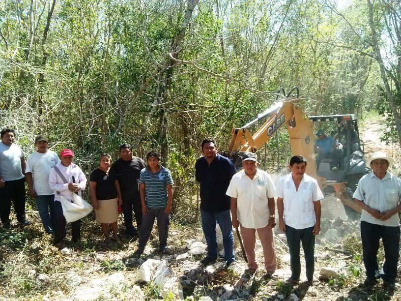 VALLADOLID: Inició rescate de caminos ejidales en Valladolid VALLADOLID: Inició rescate de caminos ejidales en Valladolid