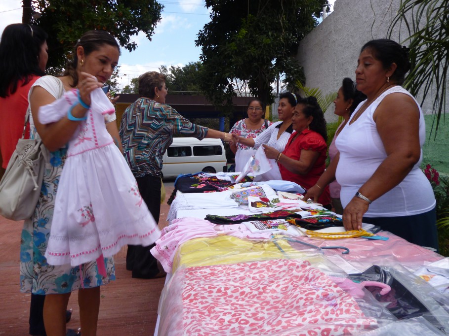 TIZIMÍN: Mujeres exhiben sus trabajos.\r\n TIZIMÍN: Mujeres exhiben sus trabajos.\r\n