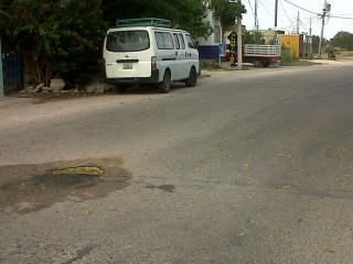Baches que sobreviven al bacheo Baches que sobreviven al bacheo
