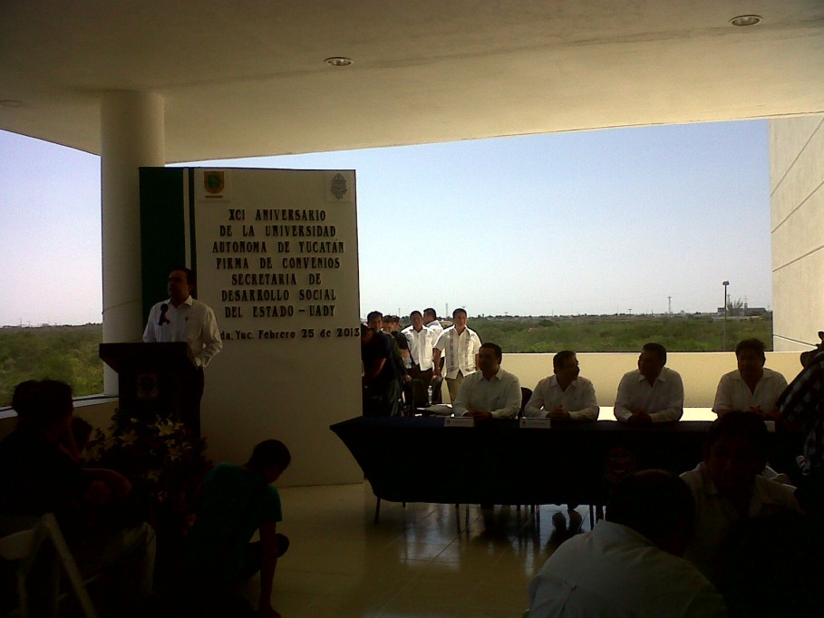 Abren puertas de Desarrollo Social a la Uady Abren puertas de Desarrollo Social a la Uady