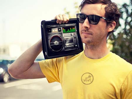 El 40% de los chavos mexicanos se entera de las noticias por medio de la radio El 40% de los chavos mexicanos se entera de las noticias por medio de la radio