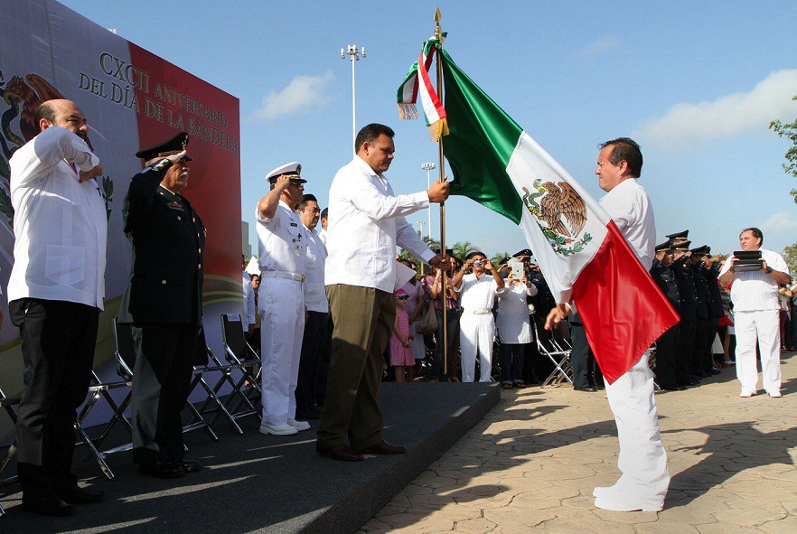Gobernador encabeza ceremonia por el Día de la Bandera Gobernador encabeza ceremonia por el Día de la Bandera