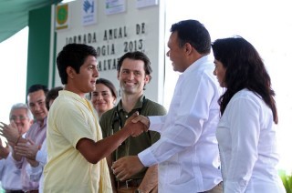 Apoyo médico a niños de escasos recursos Apoyo médico a niños de escasos recursos