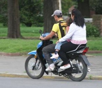 En 2012, 30 de cada 100 personas que fallecieron en accidentes de tránsito en las carreteras de Yucatán fueron ciclistas y motociclistas En 2012, 30 de cada 100 personas que fallecieron en accidentes de tránsito en las carreteras de Yucatán fueron ciclistas y motociclistas