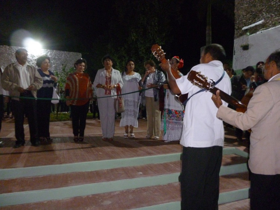 TIZIMÍN: Noche romántica en el “Rincón: Sentimientos y Expresiones”.\r\n\r\n TIZIMÍN: Noche romántica en el “Rincón: Sentimientos y Expresiones”.\r\n\r\n