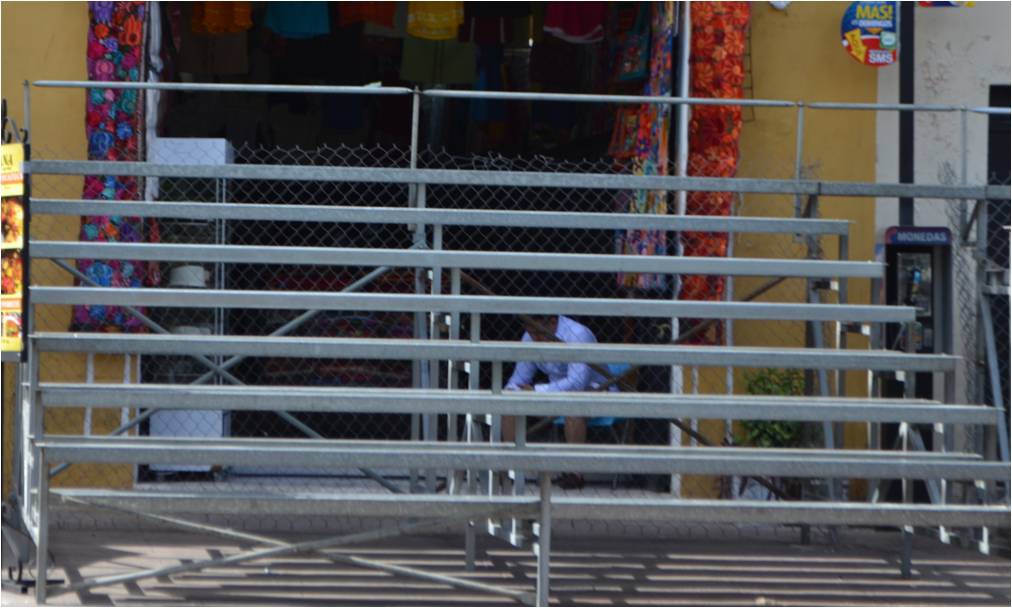 Denuncian ventas de sillas para el carnaval arriba del precio oficial Denuncian ventas de sillas para el carnaval arriba del precio oficial