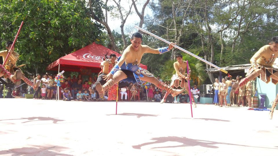 TIZIMÍN: Continúan los bailes carnavalescos en los parques de la Ciudad.\r\n TIZIMÍN: Continúan los bailes carnavalescos en los parques de la Ciudad.\r\n