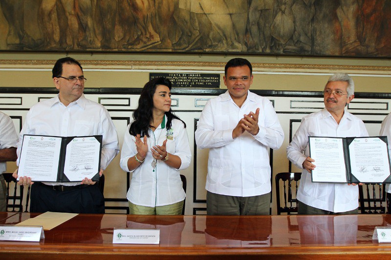 Estrechan colaboración entre el sector educativo y el Gobierno del Estado Estrechan colaboración entre el sector educativo y el Gobierno del Estado