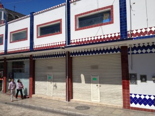 Reubican tubo de la 63 entre 62 y 64 ya no estorba el paso Reubican tubo de la 63 entre 62 y 64 ya no estorba el paso