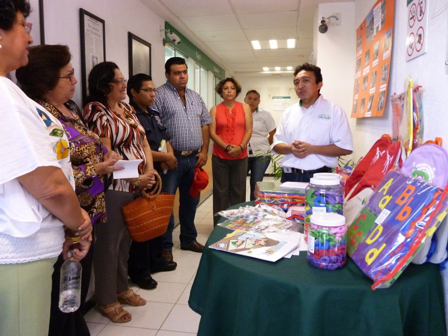 TIZIMÍN: DIF Municipal agradecido con Fundación Dondé por donaciones. TIZIMÍN: DIF Municipal agradecido con Fundación Dondé por donaciones.