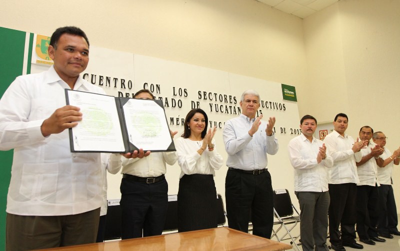 Gobernador dice que ahora sí consolidará la economía de Yucatán Gobernador dice que ahora sí consolidará la economía de Yucatán