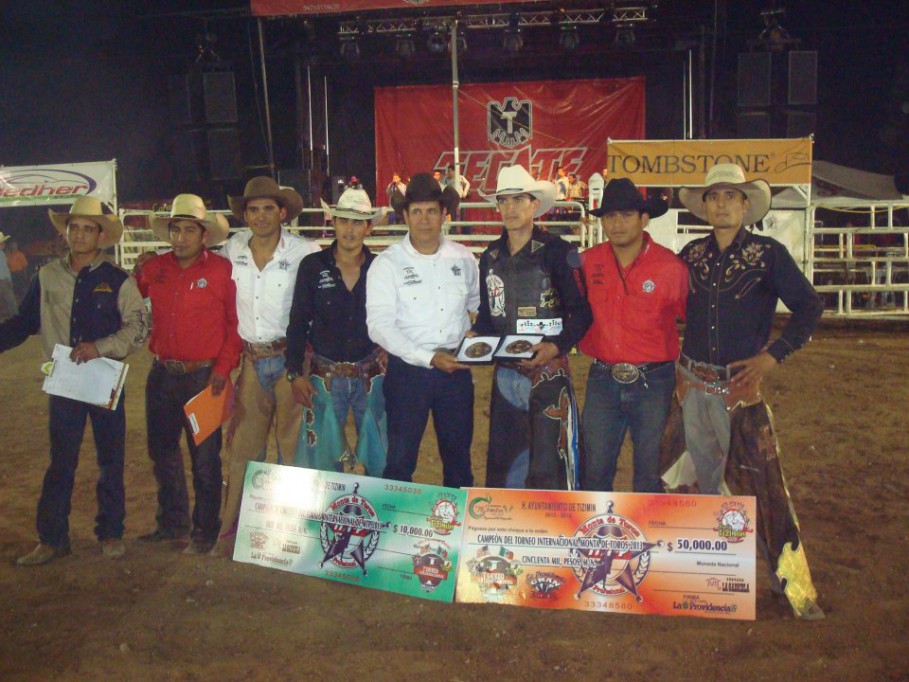 TIZIMÍN: “Ángel del Rodeo”, cumple todas sus expectativas en la ExpoFeria 2013.\r\n TIZIMÍN: “Ángel del Rodeo”, cumple todas sus expectativas en la ExpoFeria 2013.\r\n