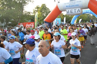 Alvaro Ojeda y Alondra Cupul ganan la II Carrera de la Diabetes 2013 Alvaro Ojeda y Alondra Cupul ganan la II Carrera de la Diabetes 2013