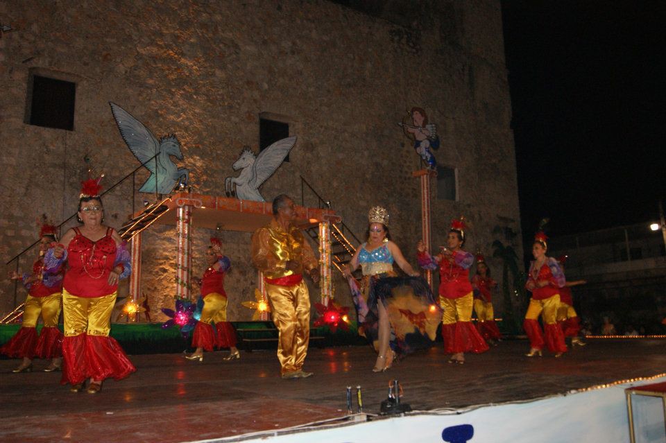 TIZIMÍN: Se preparan para el Carnaval 2013.\r\n TIZIMÍN: Se preparan para el Carnaval 2013.\r\n