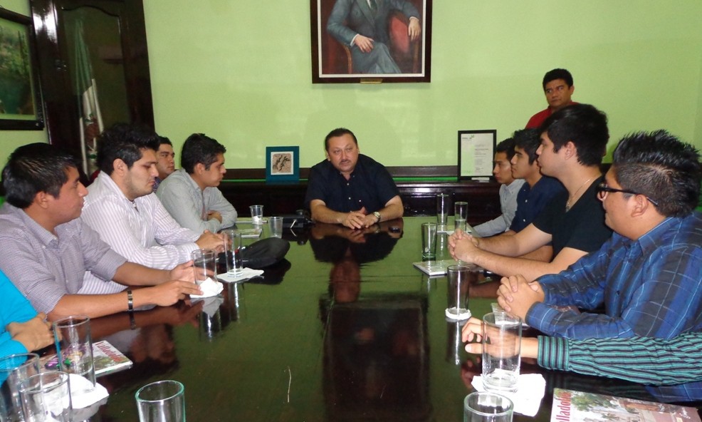 VALLADOLID: Estudiantes buscan convenios para obtener descuentos VALLADOLID: Estudiantes buscan convenios para obtener descuentos