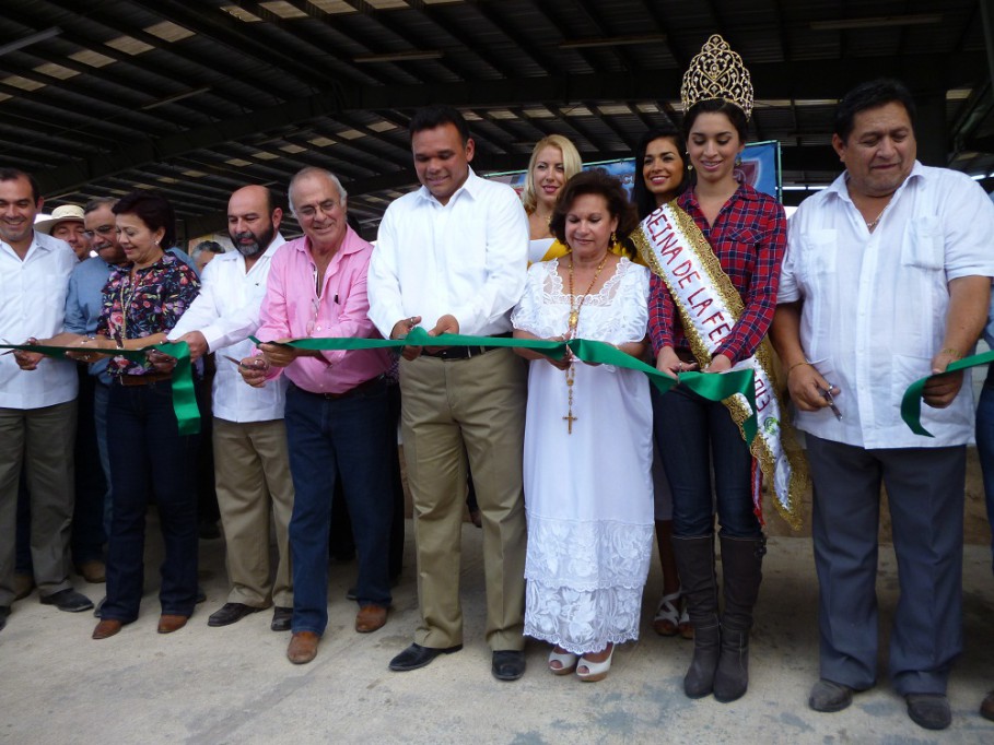 TIZIMÍN: Inauguran oficialmente la Expo-Feria de Tizimín 2013.\r\n TIZIMÍN: Inauguran oficialmente la Expo-Feria de Tizimín 2013.\r\n