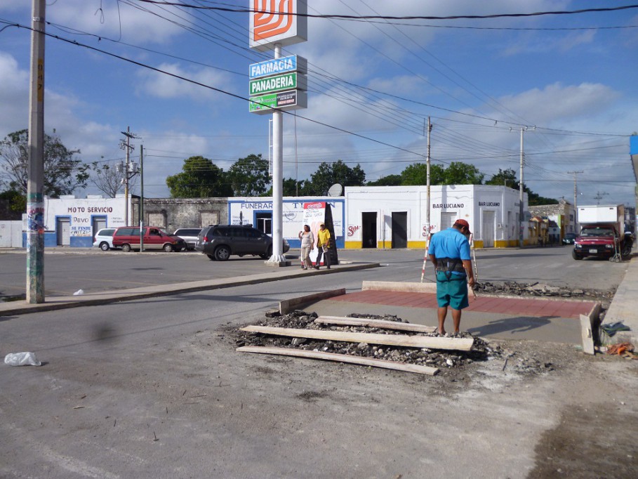 TIZIMÍN: Supervisarán cruces peatonales malhechos.\r\n TIZIMÍN: Supervisarán cruces peatonales malhechos.\r\n