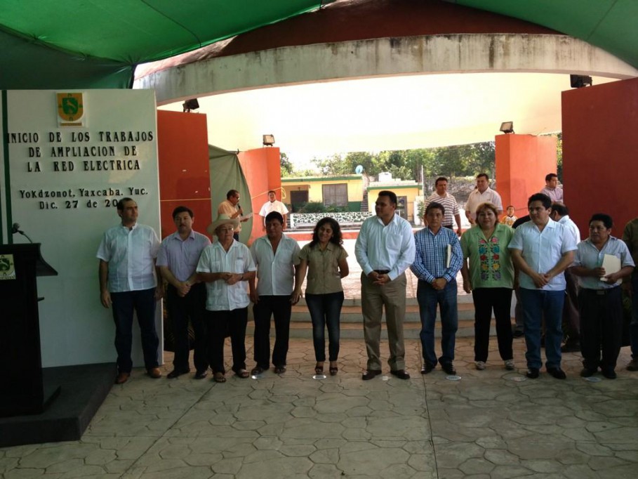 Yaxcabá: Apoya gobernador a escuela de Libre Unión Yaxcabá: Apoya gobernador a escuela de Libre Unión