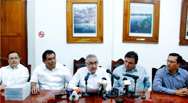 Presenta Ejecutivo del Estado Paquete Económico para 2013 Presenta Ejecutivo del Estado Paquete Económico para 2013