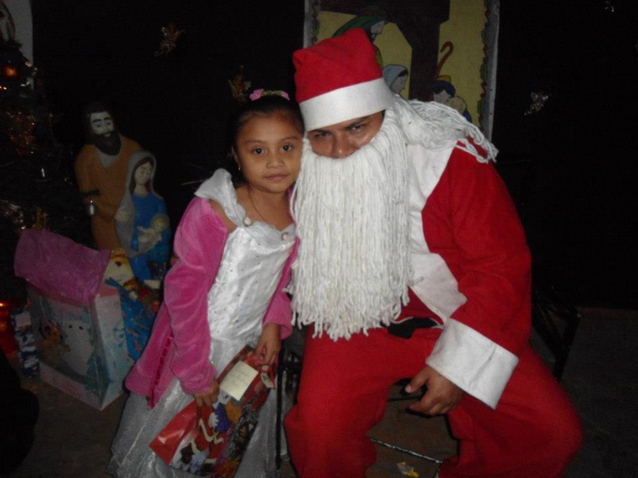 Tizimín: Regalos para niños de escasos recursos. Tizimín: Regalos para niños de escasos recursos.