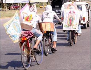 Policía municipal en apoyo a los gremios y antorchitas guadalupanos. Policía municipal en apoyo a los gremios y antorchitas guadalupanos.