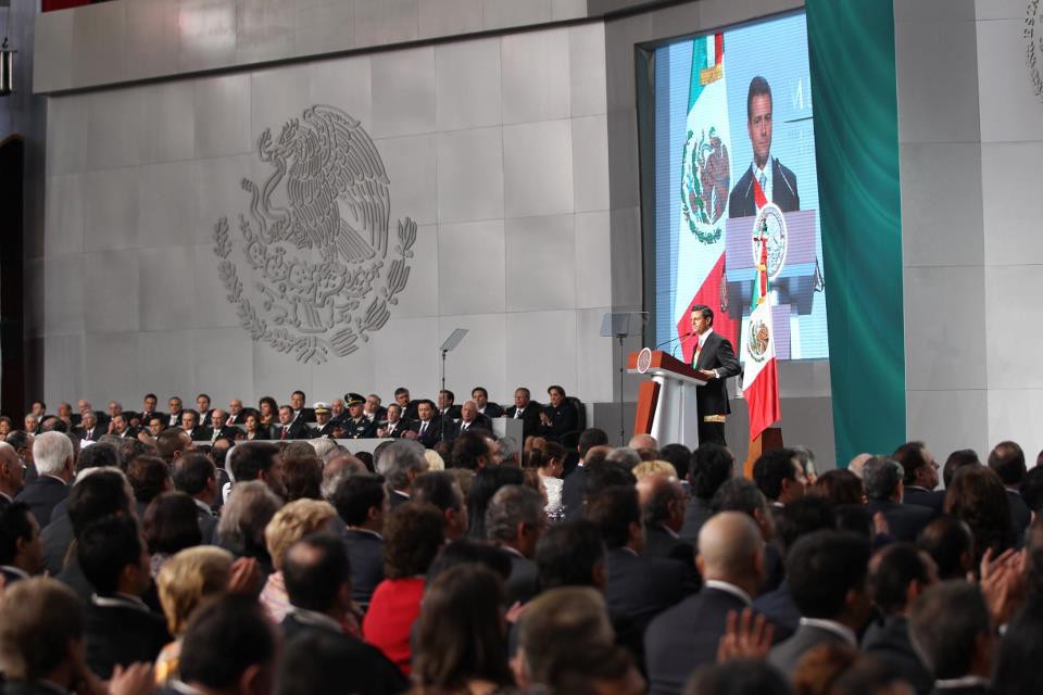 Presenta Enrique Peña Nieto 13 decisiones presidenciales inmediatas Presenta Enrique Peña Nieto 13 decisiones presidenciales inmediatas