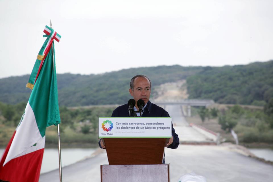 Yucatecos califican la labor de Felipe Calderón durante su gestión. Yucatecos califican la labor de Felipe Calderón durante su gestión.