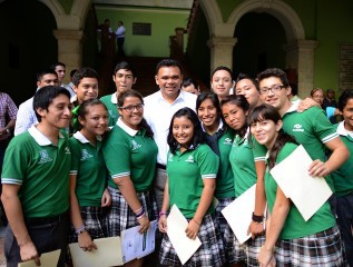 Apuesta por la educación para garantizar el desarrollo del estado Apuesta por la educación para garantizar el desarrollo del estado