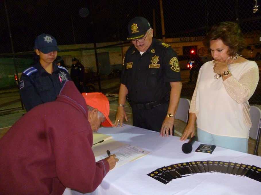 Tizimín: Unificación ciudadano-policía, objetivo de Policía Vecinal.\r\n\r\n Tizimín: Unificación ciudadano-policía, objetivo de Policía Vecinal.\r\n\r\n