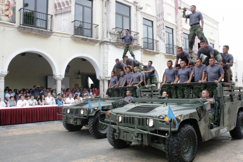 Valladolid: Los Vallisoletanos disfrutan lucido desfile revolucionario\r\n\r\n Valladolid: Los Vallisoletanos disfrutan lucido desfile revolucionario\r\n\r\n