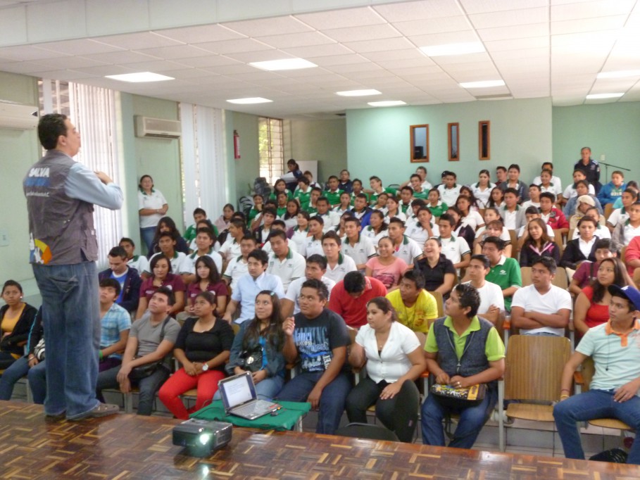 Tizimín: Previenen a jóvenes de accidentes.\r\n Tizimín: Previenen a jóvenes de accidentes.\r\n