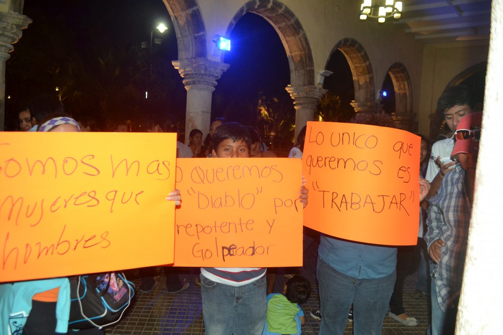 Reclaman desalojo de tianguis en Pensiones Reclaman desalojo de tianguis en Pensiones