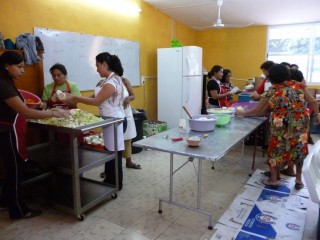 Tizimín: Contentos por la comida y las clases.\r\n Tizimín: Contentos por la comida y las clases.\r\n