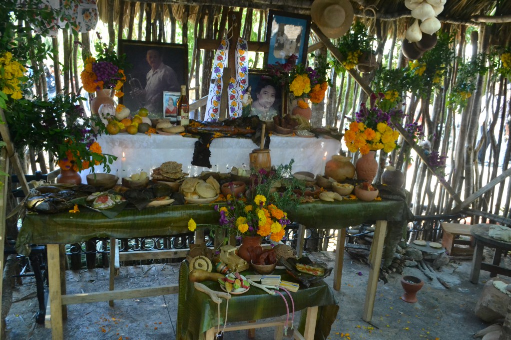 En Yucatán recuerdan a las ánimas de tres días seguidos En Yucatán recuerdan a las ánimas de tres días seguidos