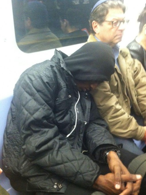 La foto de dos hombres en el metro de Nueva York conmueve en las redes sociales\r\n La foto de dos hombres en el metro de Nueva York conmueve en las redes sociales\r\n