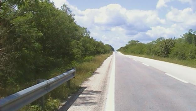 Amplían los carriles de baja velocidad del periférico Amplían los carriles de baja velocidad del periférico