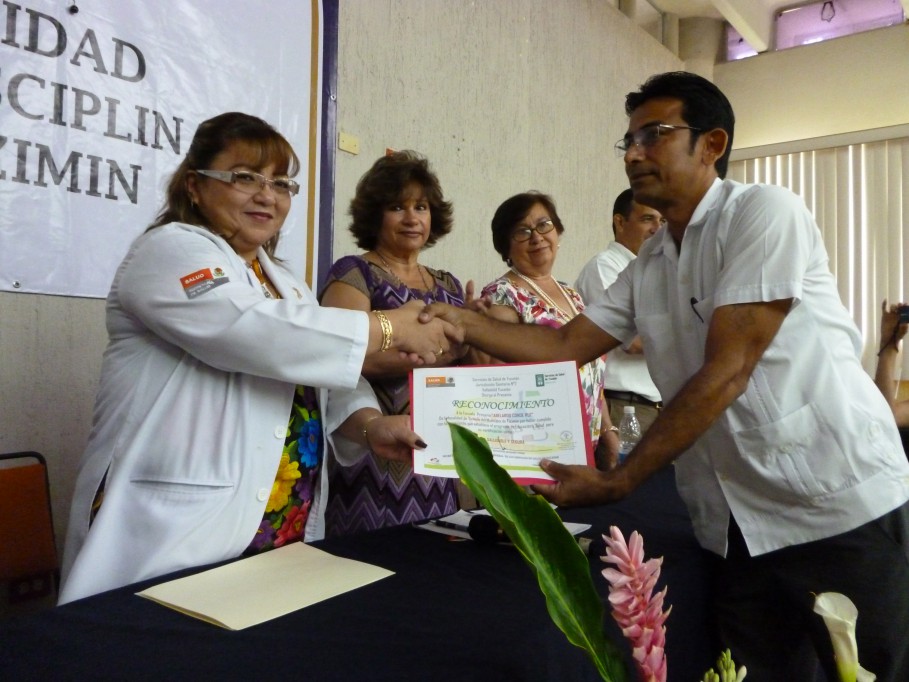 Tizimín: Certifican a 3 escuelas como saludables y seguras.\r\n Tizimín: Certifican a 3 escuelas como saludables y seguras.\r\n
