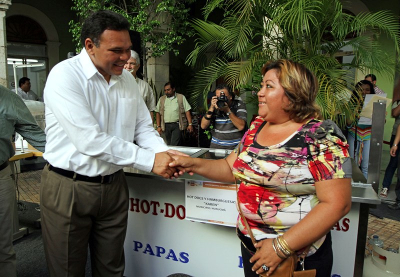10 municipios reciben apoyo en el trabajo 10 municipios reciben apoyo en el trabajo