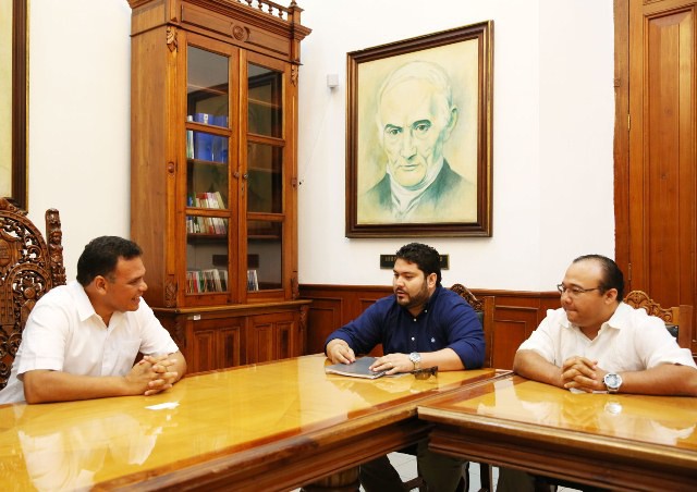Se reúne el Gobernador con nuevos propietarios de los Leones de Yucatán Se reúne el Gobernador con nuevos propietarios de los Leones de Yucatán
