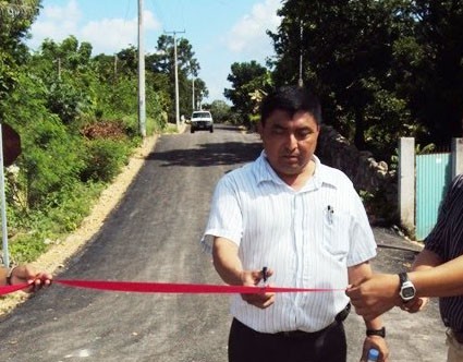 Uayma: Denuncian a ex alcalde por robarse una camioneta de $150,000; huye de su pueblo. Uayma: Denuncian a ex alcalde por robarse una camioneta de $150,000; huye de su pueblo.
