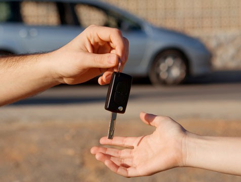 Mexicanos no preguntan por medidas de seguridad al comprar un auto Mexicanos no preguntan por medidas de seguridad al comprar un auto