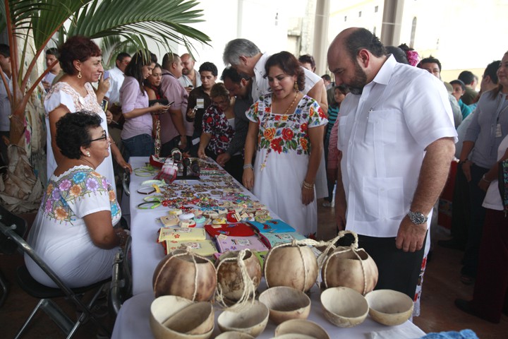 Inauguran muestra artesanal en el poder legislativo