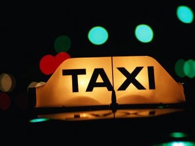 Taxista pone mal a los yucatecos al robarle sus pertenencias a una turista de E.U Taxista pone mal a los yucatecos al robarle sus pertenencias a una turista de E.U