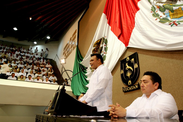 Cumple Rolando primer compromiso en el área de salud Cumple Rolando primer compromiso en el área de salud