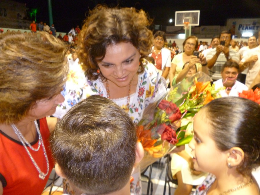 Tizimín: Despiden a Ivonne Ortega con elogios. Tizimín: Despiden a Ivonne Ortega con elogios.