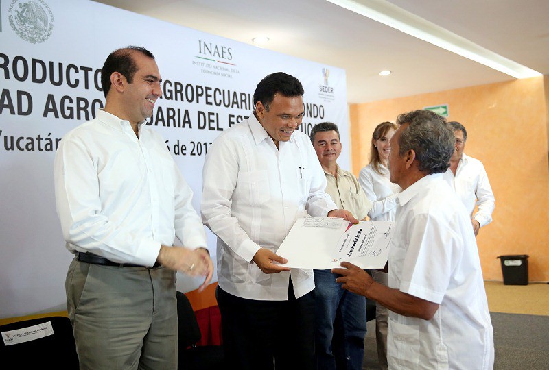 Entregan apoyos por más de 3.5 mdp a productores yucatecos Entregan apoyos por más de 3.5 mdp a productores yucatecos