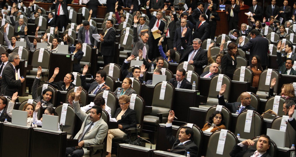 Diputadas locales apoyan la iniciativa de Enrique Peña Nieto que promueve la igualdad política Diputadas locales apoyan la iniciativa de Enrique Peña Nieto que promueve la igualdad política