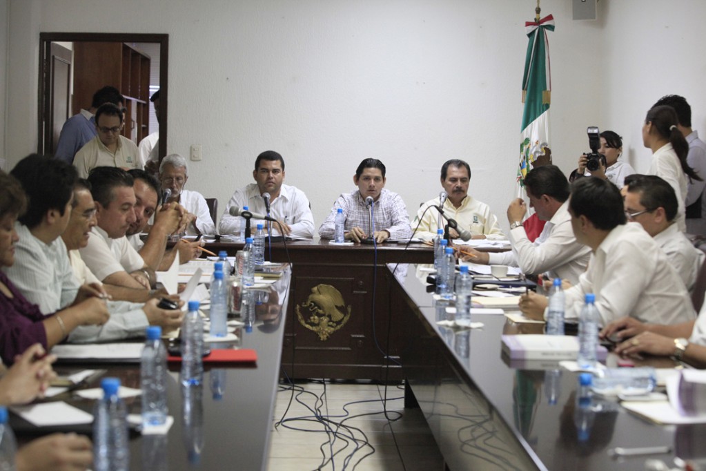 Continúa la glosa del V Informe de gobierno. Continúa la glosa del V Informe de gobierno.