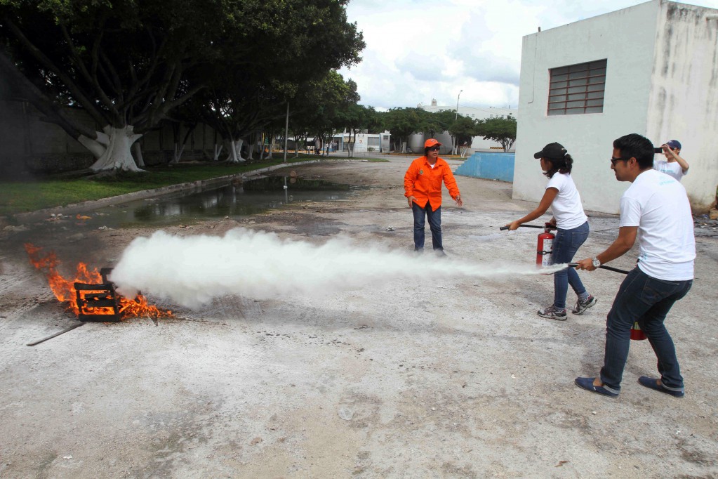 Personal del DIF municipal participó en cursos de prevención de incendios Personal del DIF municipal participó en cursos de prevención de incendios