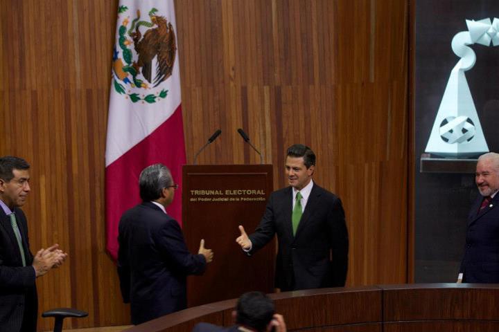 Entregan sexto informe de gobierno de Felipe Calderón Entregan sexto informe de gobierno de Felipe Calderón